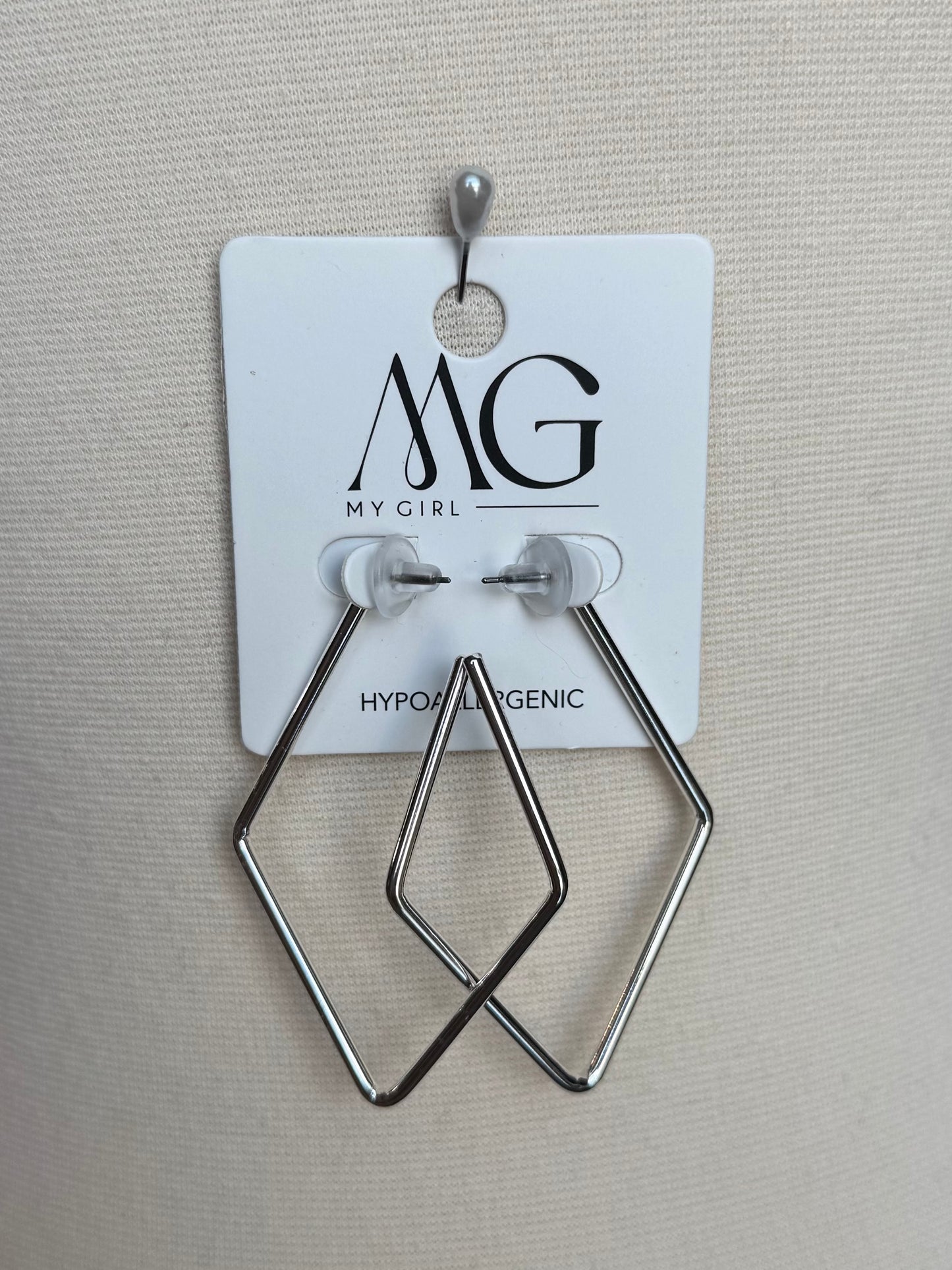 Glamour Diamond Shape Earrings